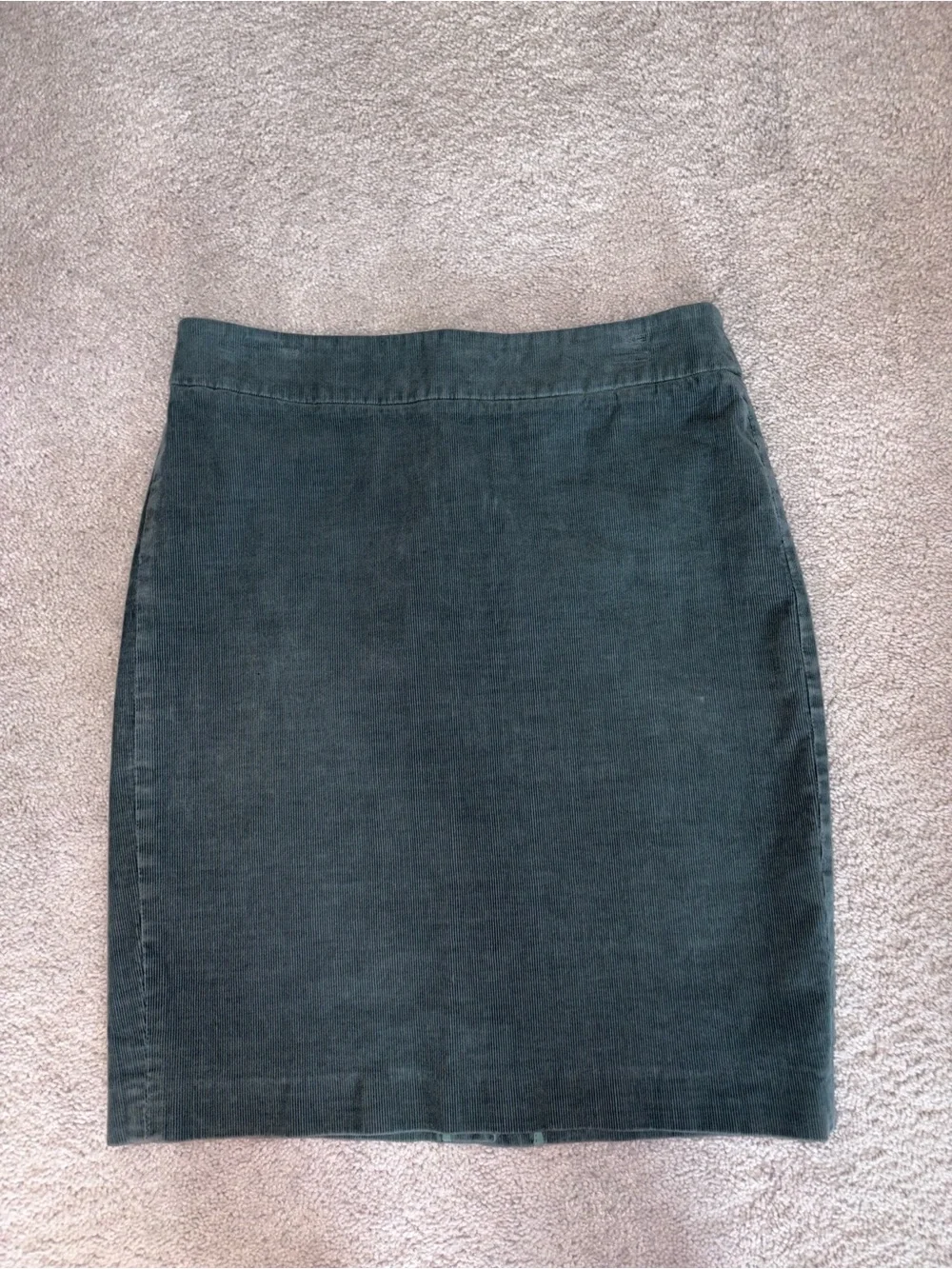 Olive Green Corduroy Pencil Skirt || Size M || Amazing condition
